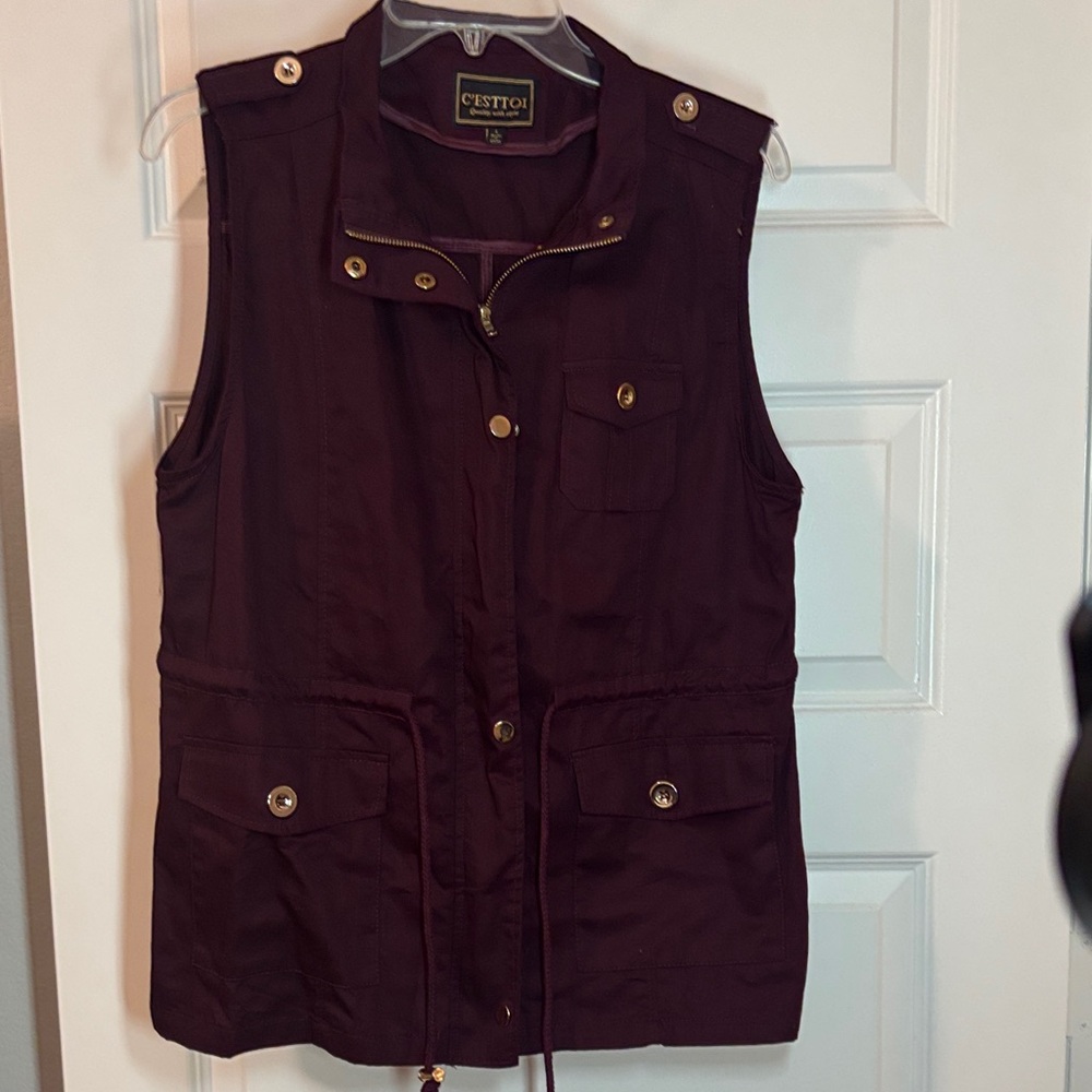 C'est toi burgundy military-style vest w/gold-tone hardware drawstring SZ L